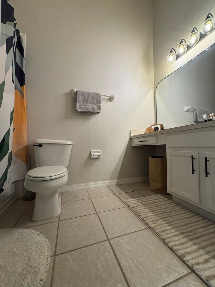 12721 Sunland Ct - Photo 4 of 17