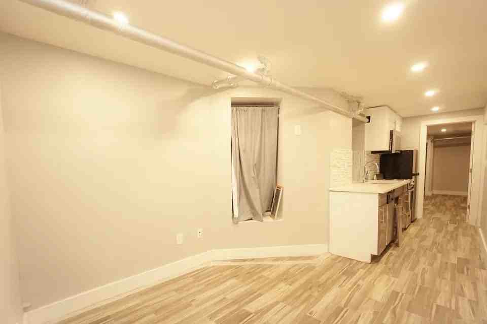 510 Jackson Ave #BS - Photo 4 of 11