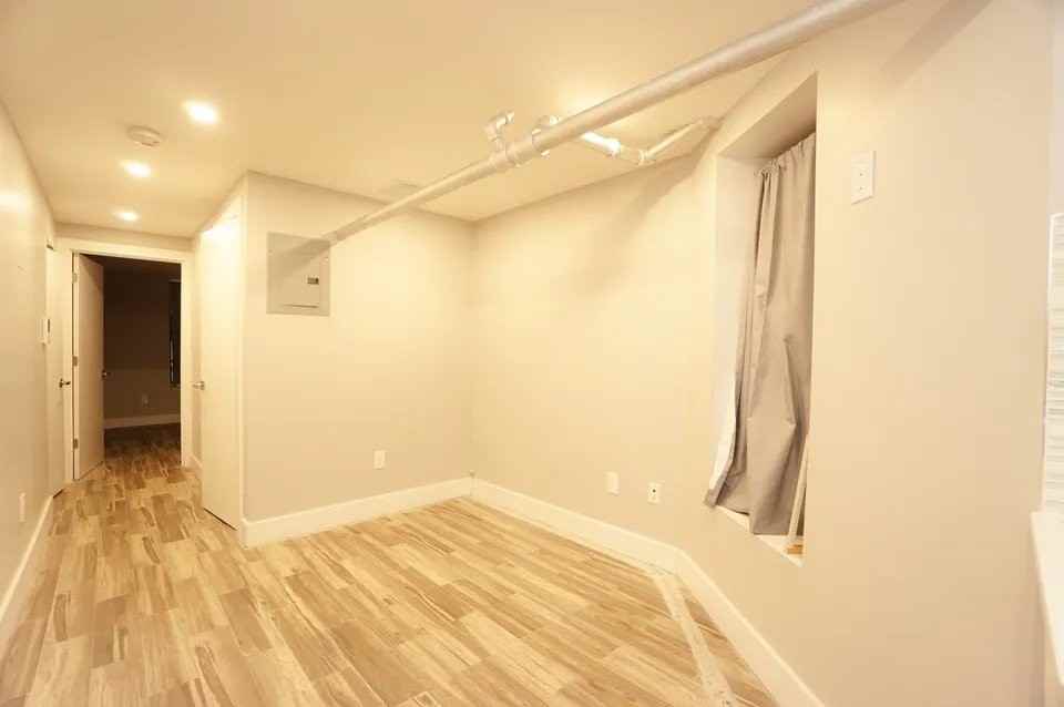 510 Jackson Ave #BS - Photo 5 of 11