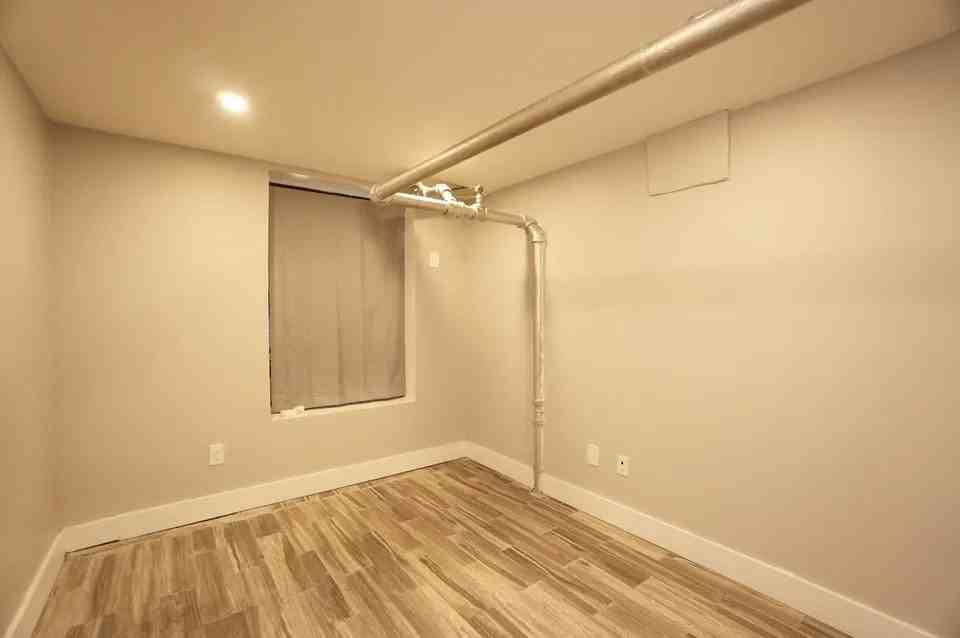 510 Jackson Ave #BS - Photo 7 of 11