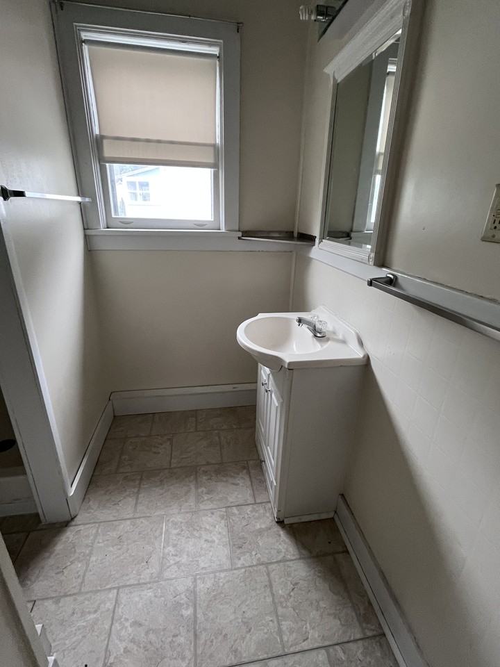 21 Dewitt St #2ndFL - Photo 7 of 20