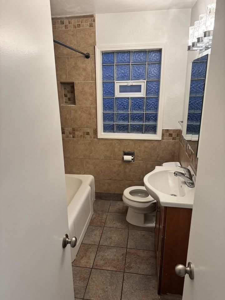 4215 W Fairmount Ave #NA - Photo 4 of 11
