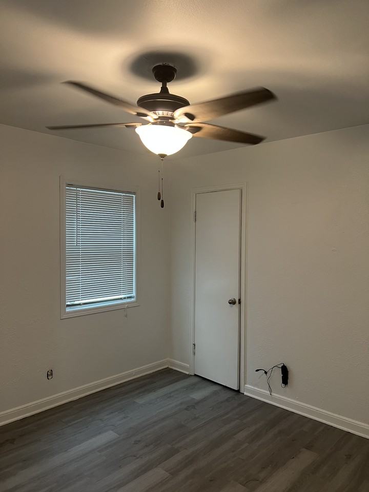 4215 W Fairmount Ave #NA - Photo 7 of 11