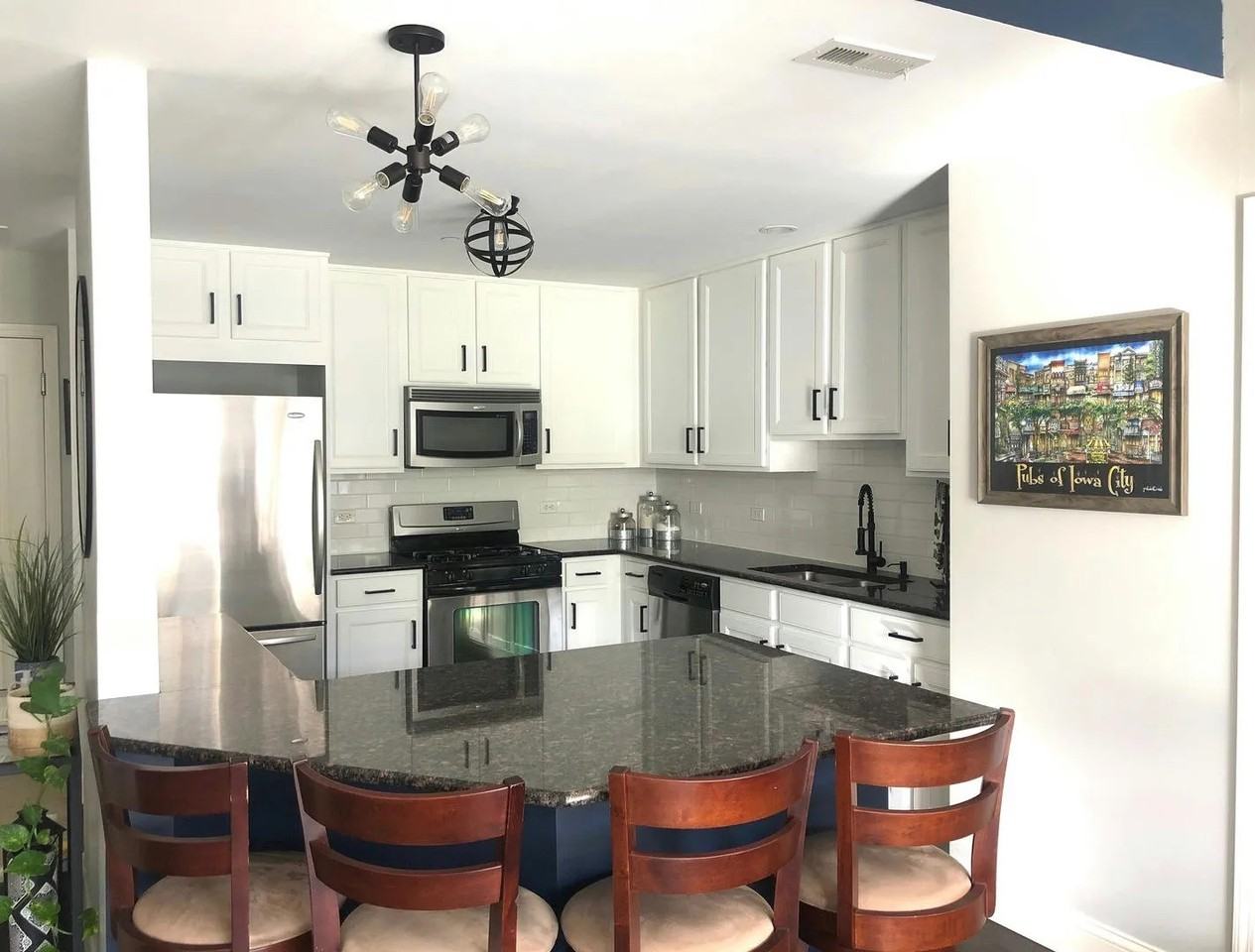 845 E 22nd St #203 - Photo 7 of 19