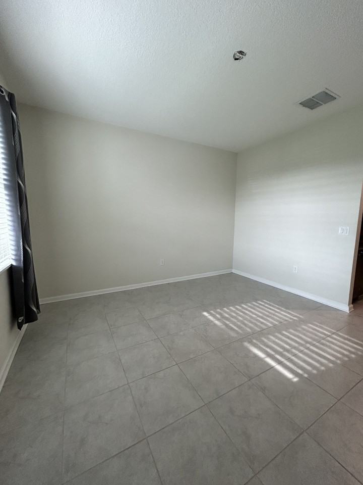 16476 Fernridge St #B - Photo 3 of 12