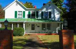 featured image of 245 E Vermont Ave #9