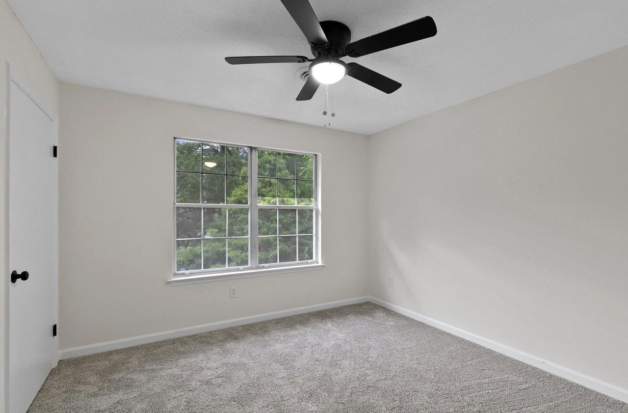 102 S Germantown Rd - Photo 4 of 9