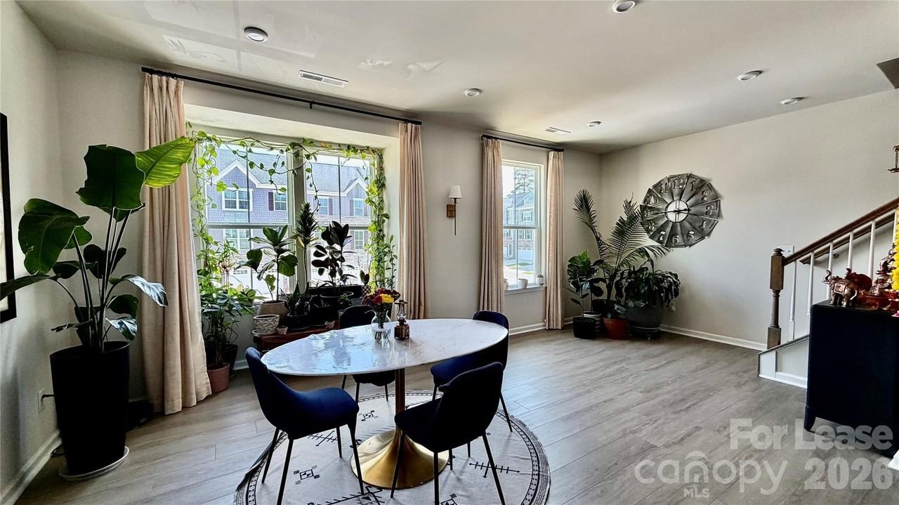 909 Portrush Ln - Photo 6 of 21