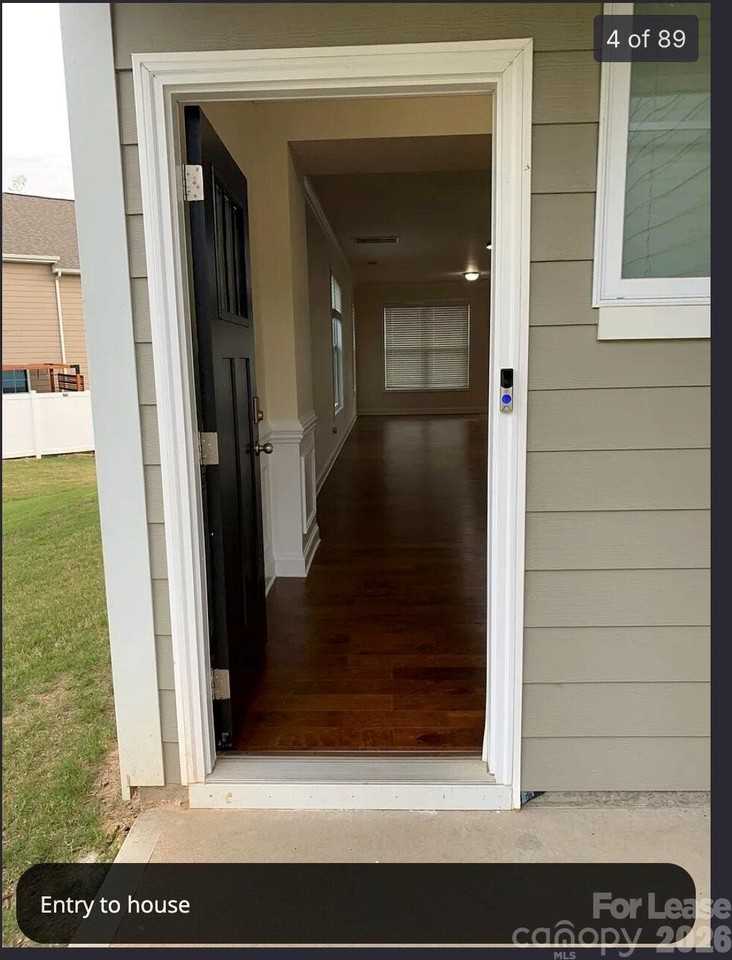 1464 Bramblewood Dr - Photo 2 of 17