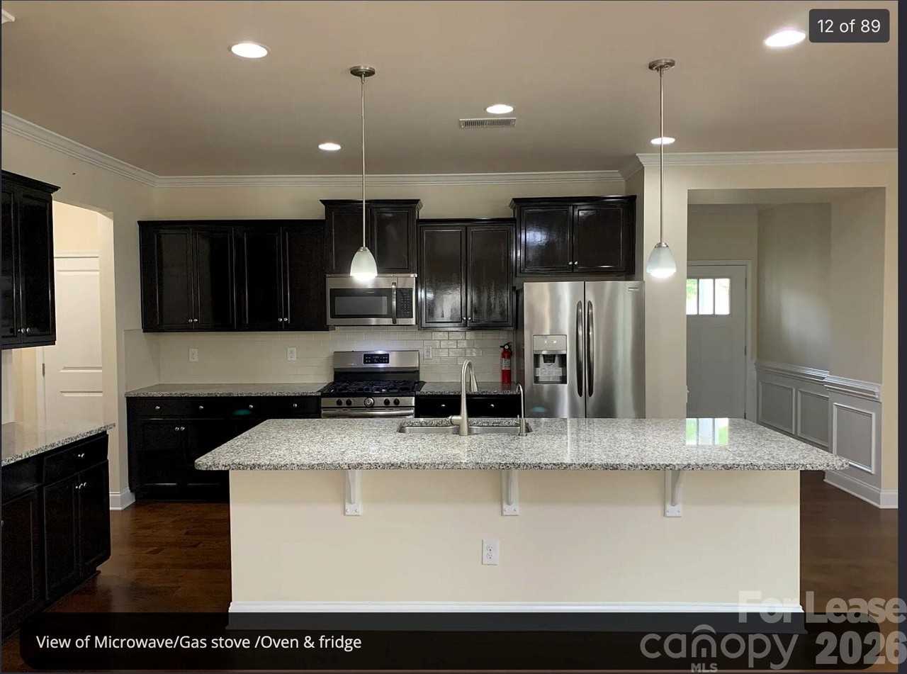 1464 Bramblewood Dr - Photo 4 of 17