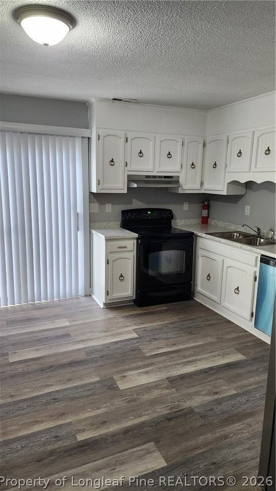 1437 Artesian Ct - Photo 2 of 14