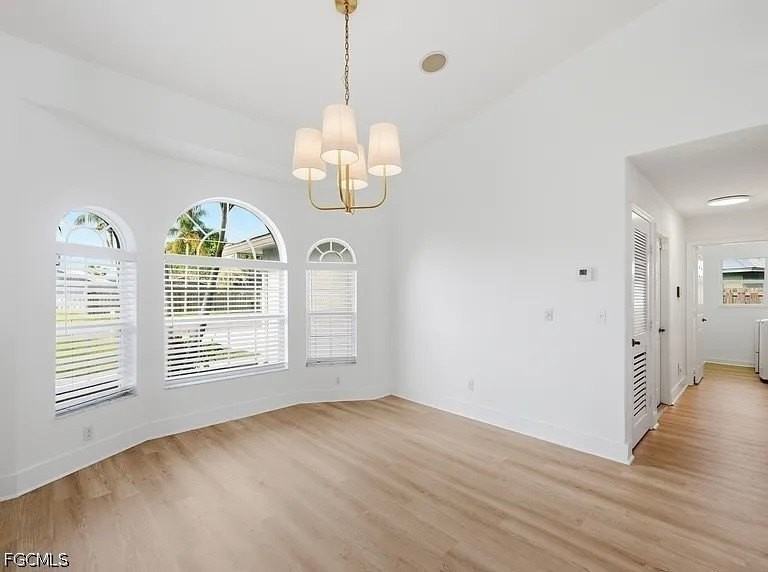 809 Se Lansdowne Ave - Photo 4 of 29