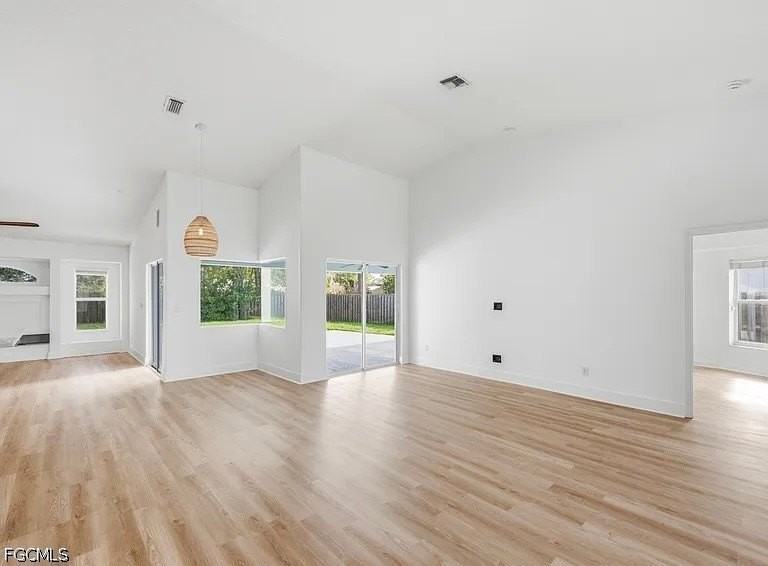 809 Se Lansdowne Ave - Photo 5 of 29