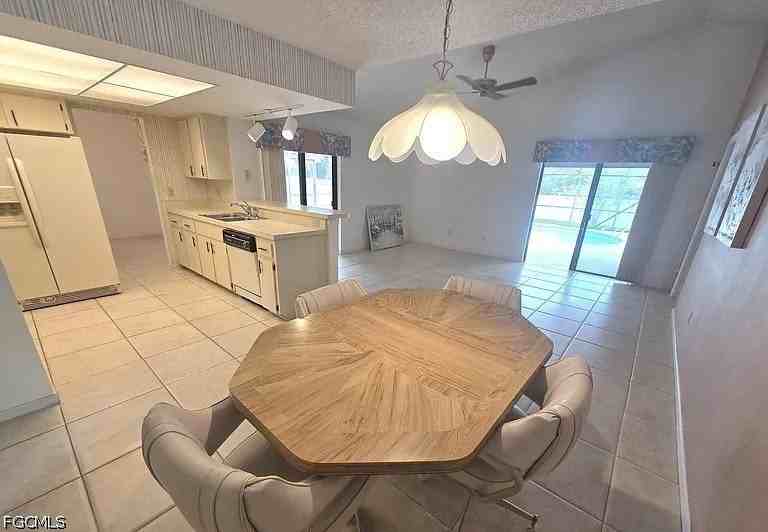 4636 Creekview Ln - Photo 6 of 38
