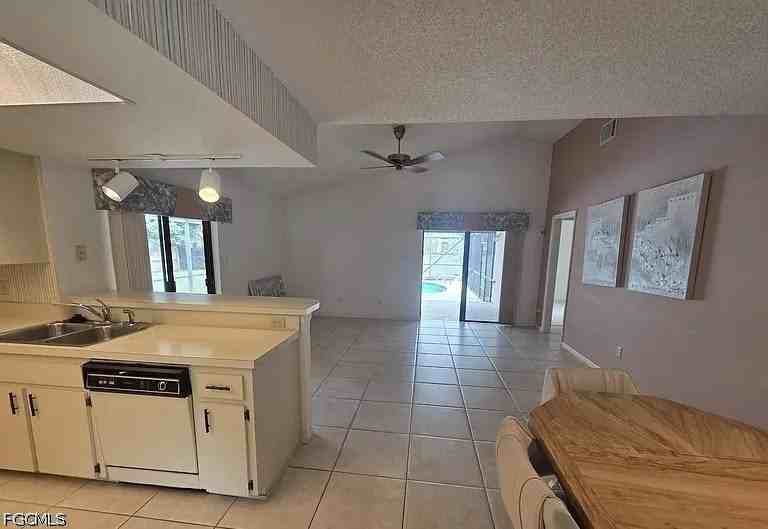 4636 Creekview Ln - Photo 7 of 38