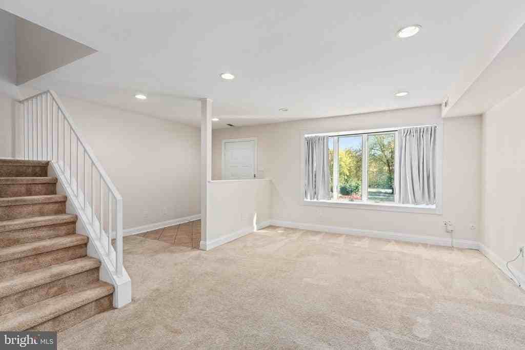 3491 Coventry Pl - Photo 5 of 25