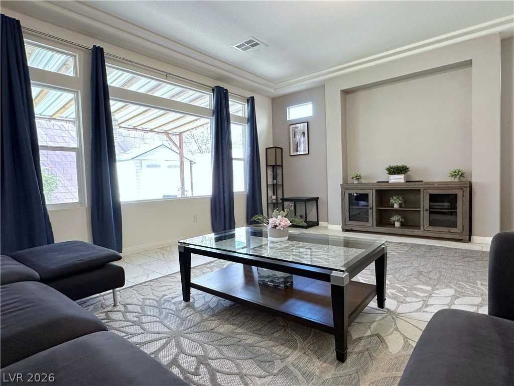 8573 Silver Coast St - Photo 7 of 37