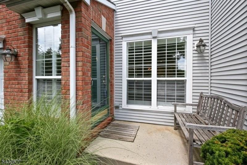 8 Hopkinson Ct - Photo 2 of 24