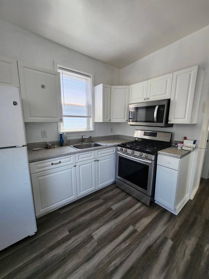 14 E Bidwell Ave #2 - Photo 3 of 10