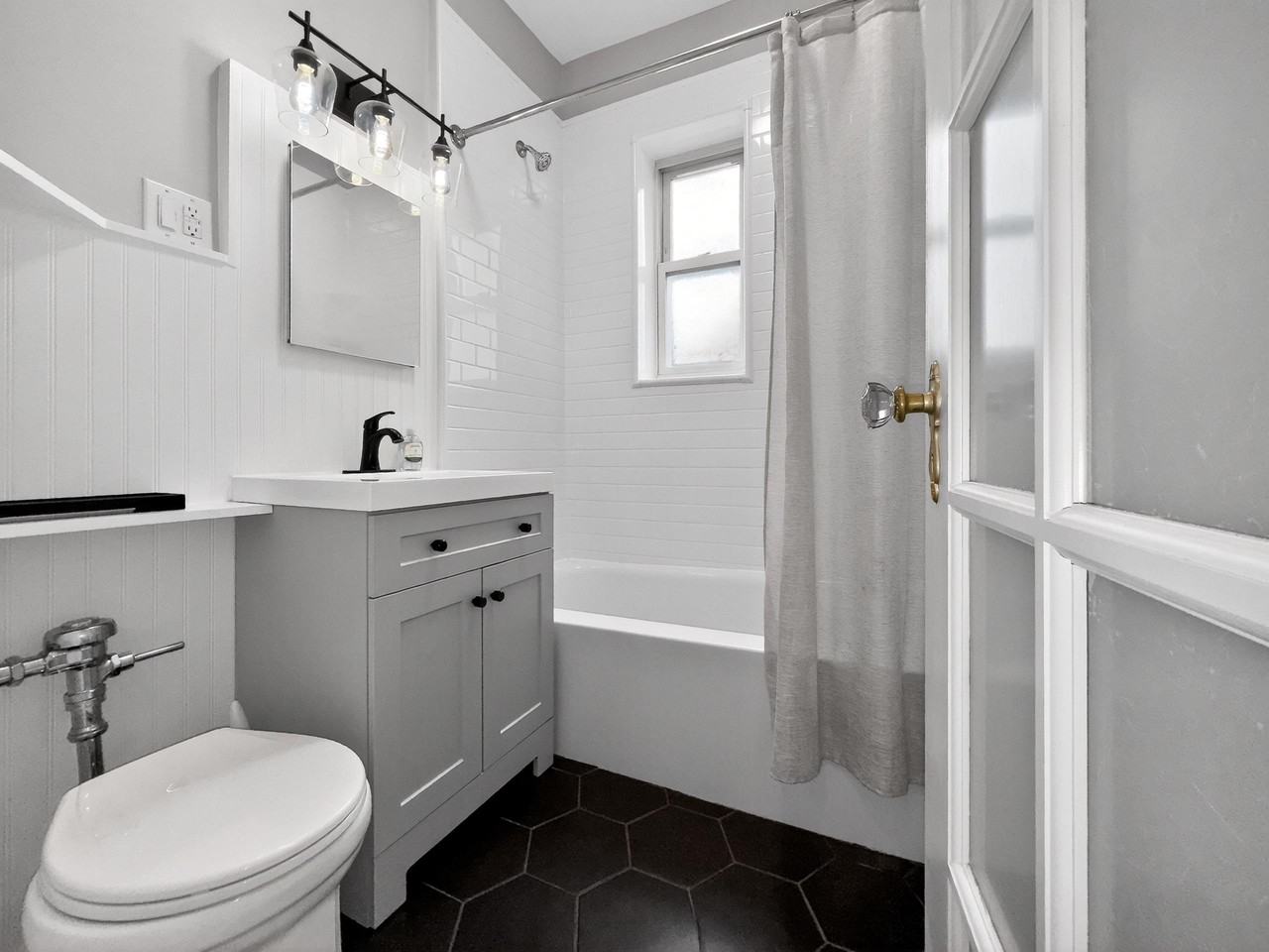 122 W 39th St #D1 - Photo 7 of 16