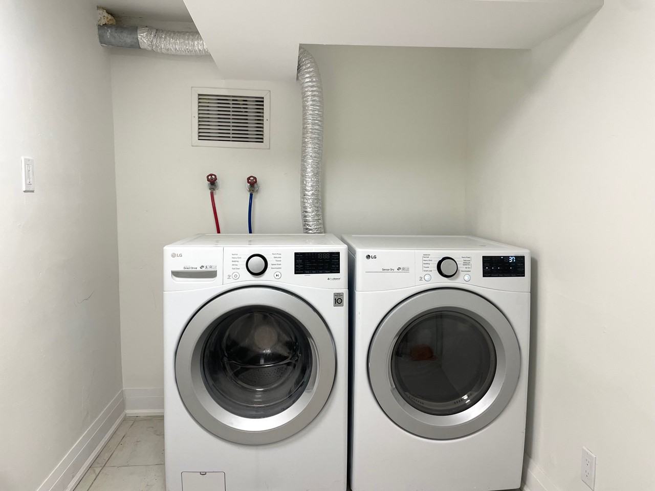 520 Brunswick Ave - Photo 4 of 8