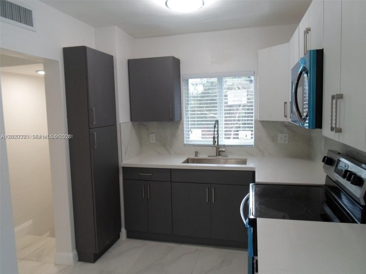 354 Nw 59th Ter - Photo 3 of 27