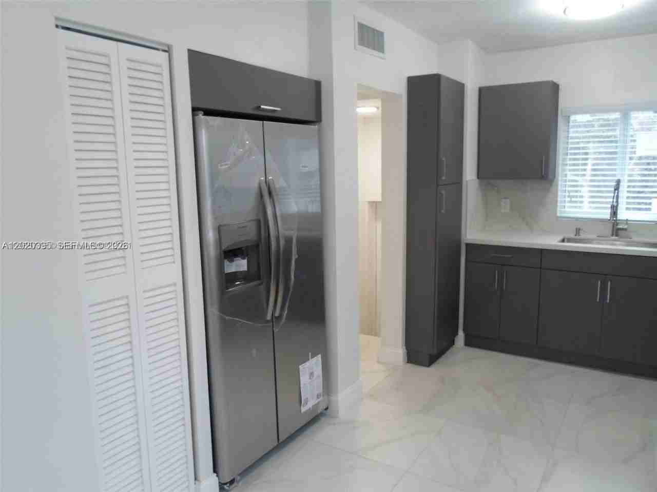 354 Nw 59th Ter - Photo 5 of 27