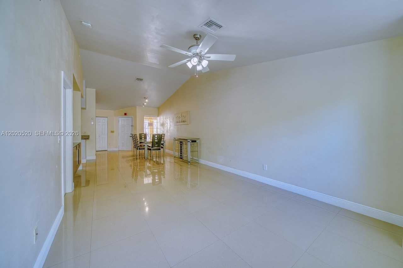 18326 Nw 68th Ave #H - Photo 3 of 38