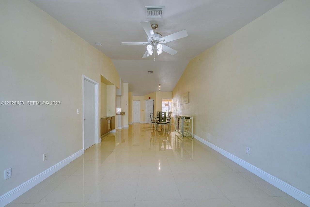 18326 Nw 68th Ave #H - Photo 4 of 38