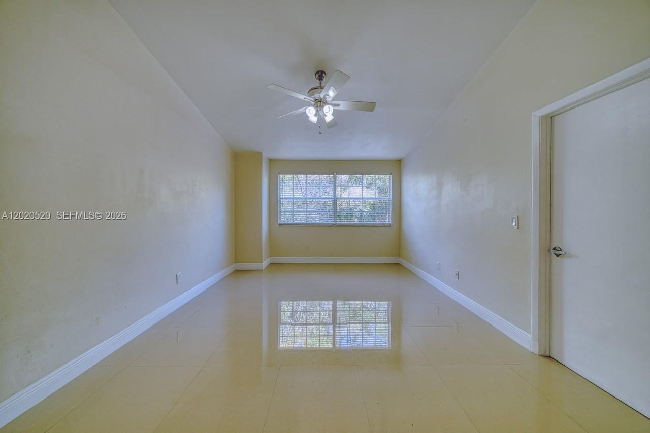 18326 Nw 68th Ave #H - Photo 5 of 38