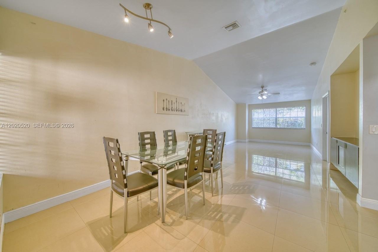 18326 Nw 68th Ave #H - Photo 6 of 38