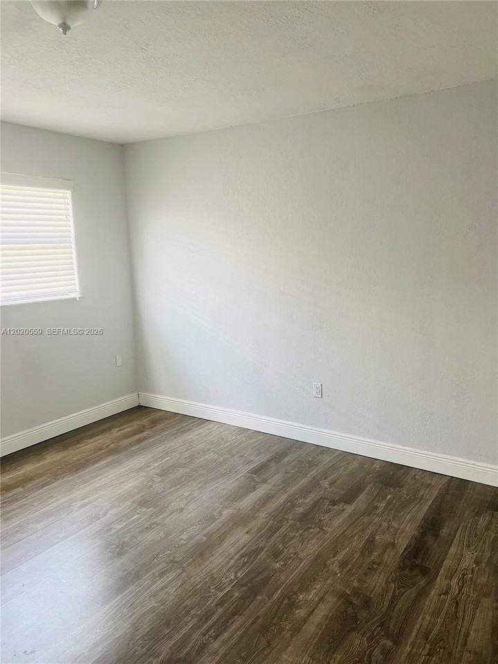 8401 Nw 20th Ct - Photo 3 of 8