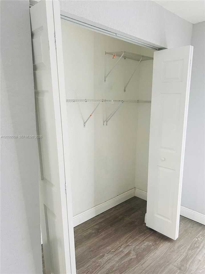 8401 Nw 20th Ct - Photo 5 of 8