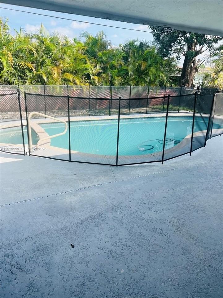 8401 Nw 20th Ct - Photo 7 of 8