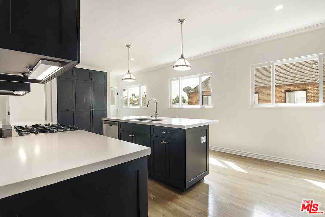 450 N Orange Dr #U - Photo 3 of 7
