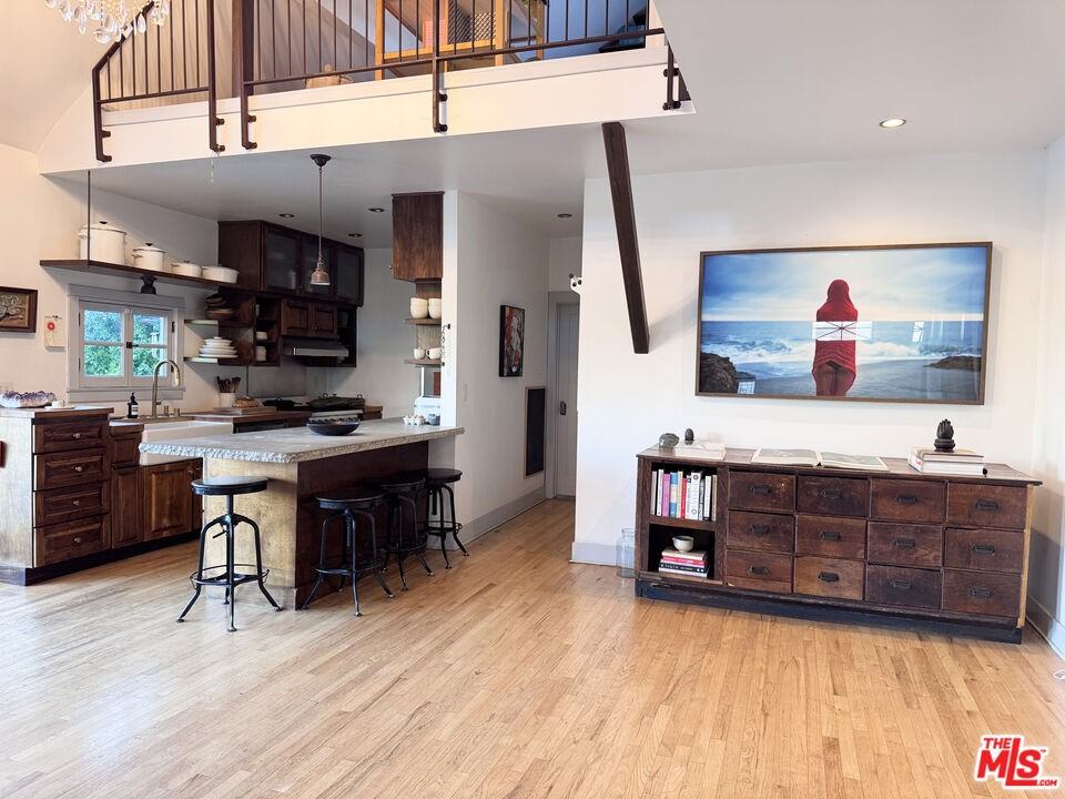 814 E Edgeware Rd - Photo 5 of 8