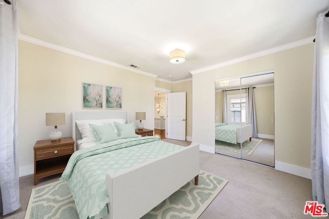 1620 S Victoria Ave - Photo 5 of 8