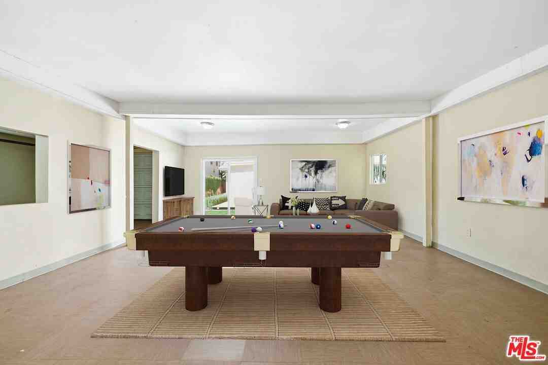 1620 S Victoria Ave - Photo 6 of 8