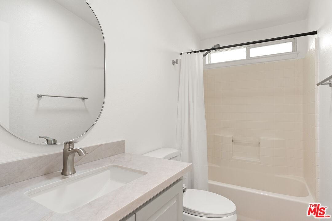 5311 Packard St - Photo 3 of 8