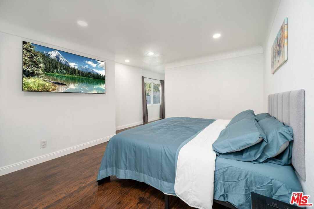 1789 S Fairfax Ave - Photo 2 of 8