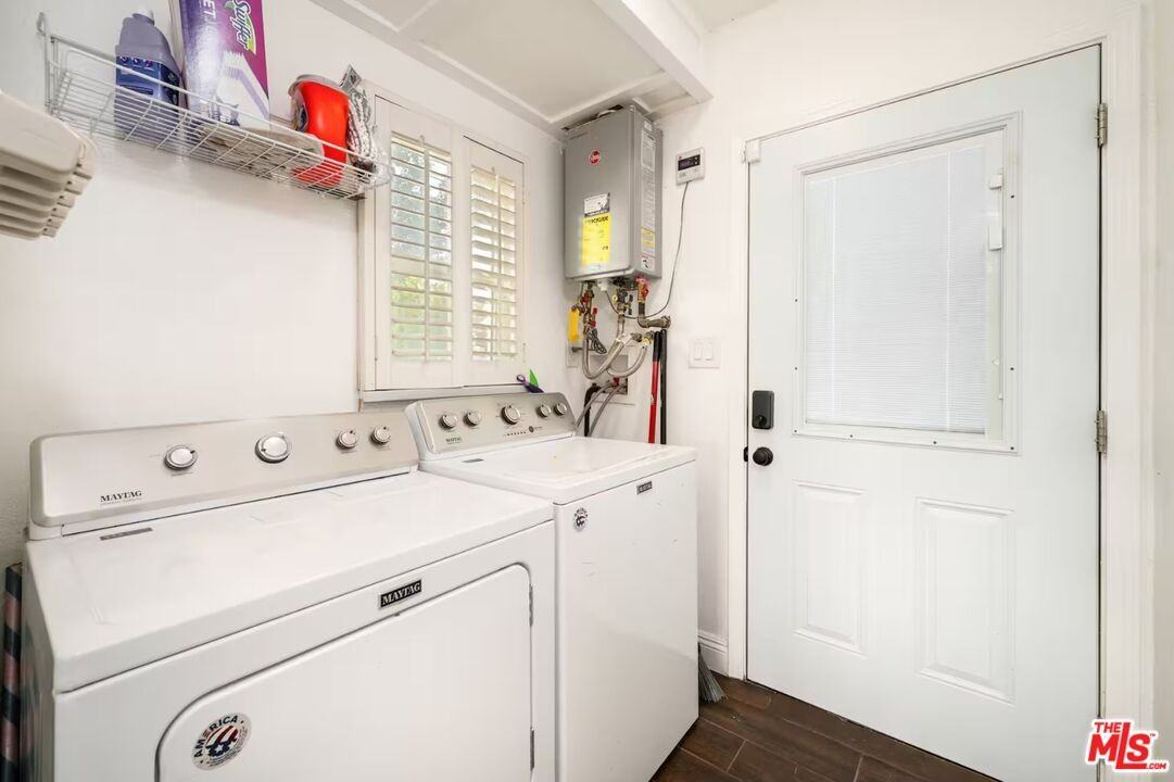 1789 S Fairfax Ave - Photo 3 of 8