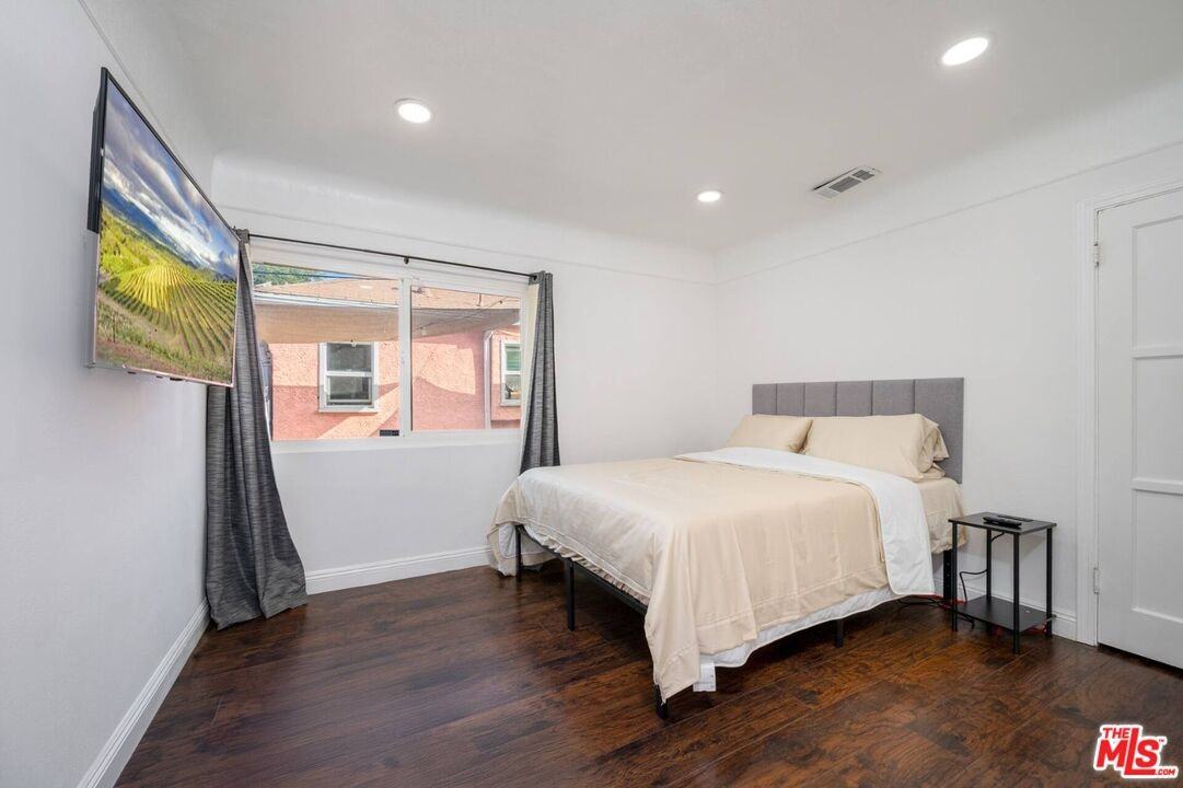 1789 S Fairfax Ave - Photo 6 of 8