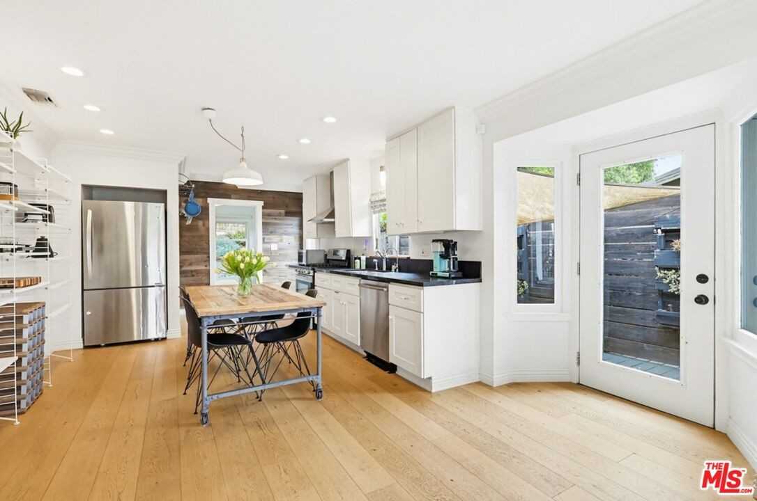 1020 N Avenue 51 - Photo 7 of 8