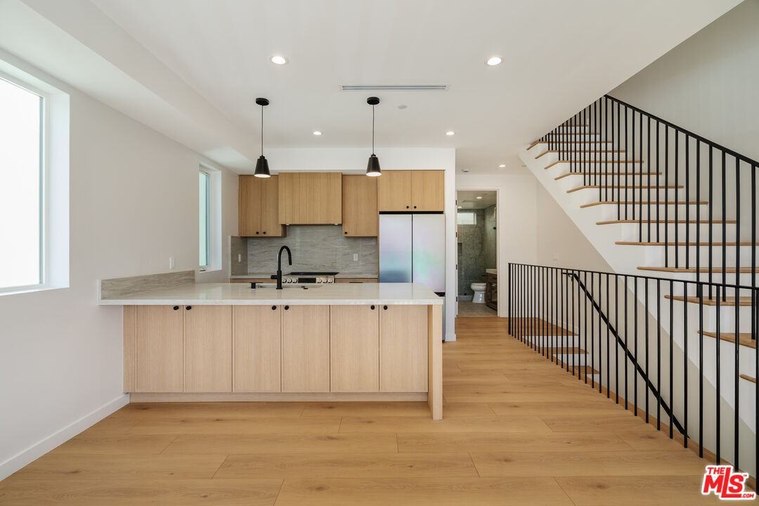 6765 Lexington Ave #B - Photo 7 of 8