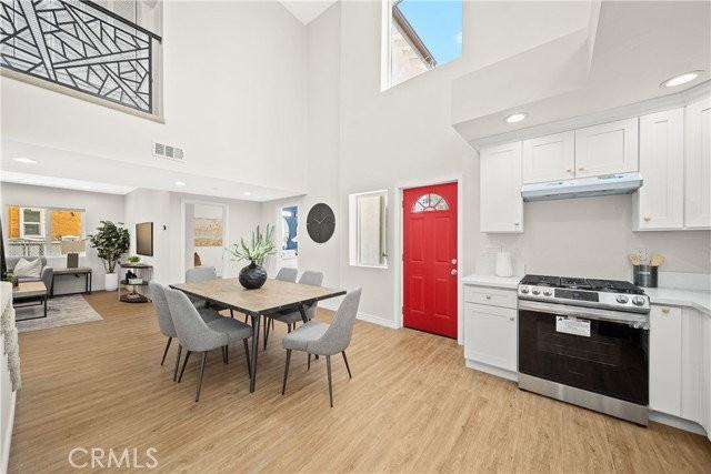 1372 Carmona Ave - Photo 7 of 8
