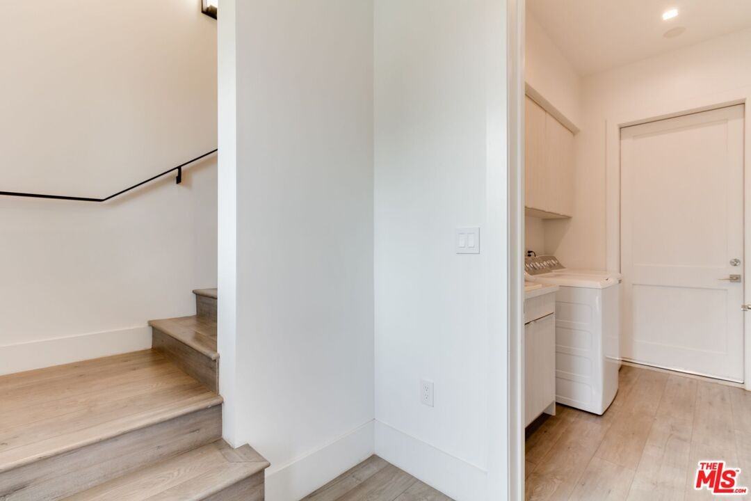 4826 Pickford St - Photo 2 of 8
