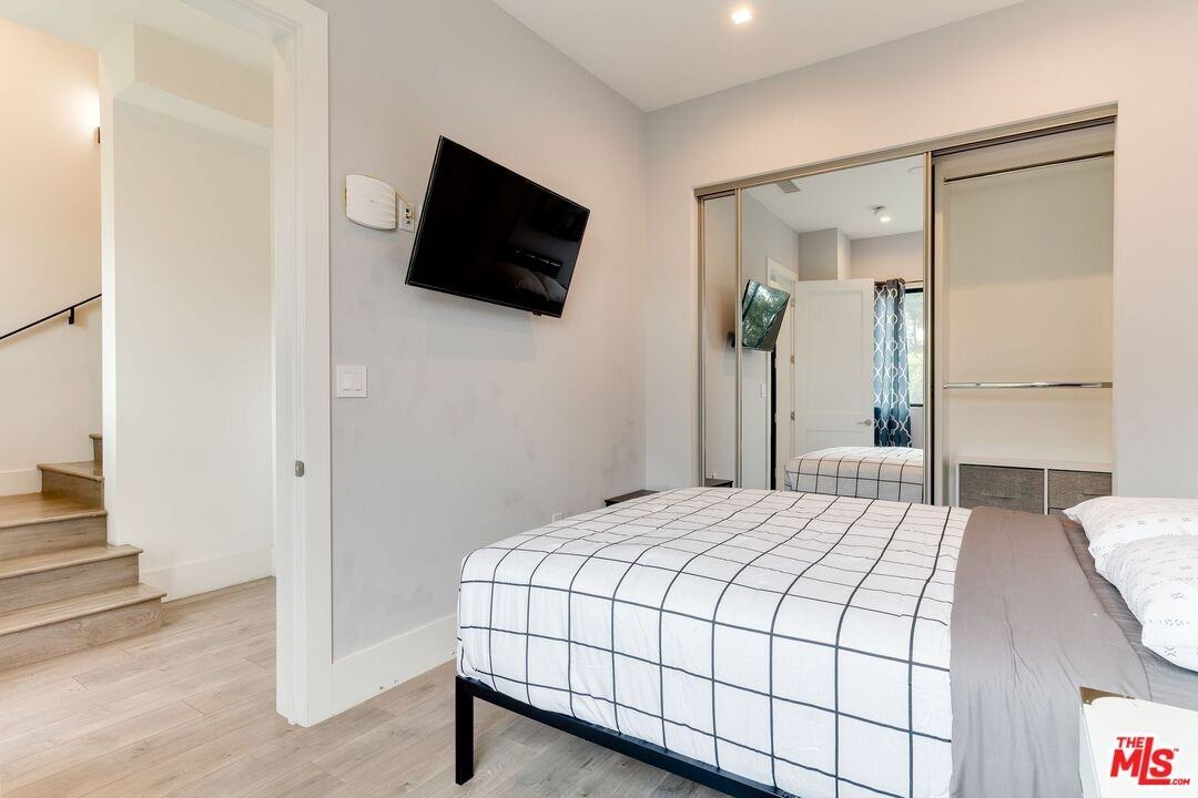4826 Pickford St - Photo 6 of 8