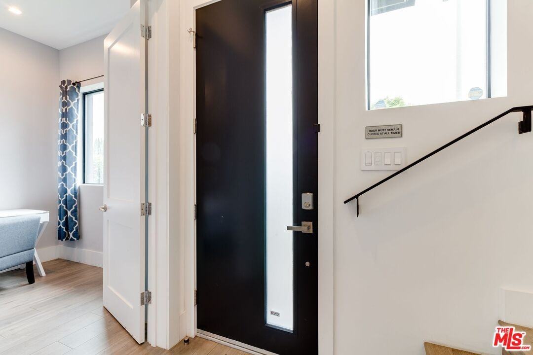 4826 Pickford St - Photo 7 of 8
