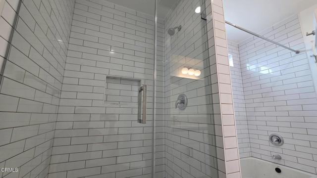 915 N Ridgewood Pl - Photo 2 of 8