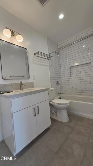 915 N Ridgewood Pl - Photo 3 of 8